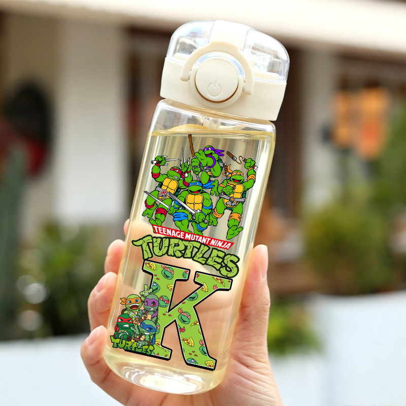 Kids Outdoor Ninja - ขวดน้ำเต่านินจาสำหรับวัยรุ่น พร้อมหลอดดูด ลายตัวอักษร A-Z น่ารักสำหรับเด็กชายและเด็กหญิง แก้วน้ำสำหรับเล่นกีฬากลางแจ้ง